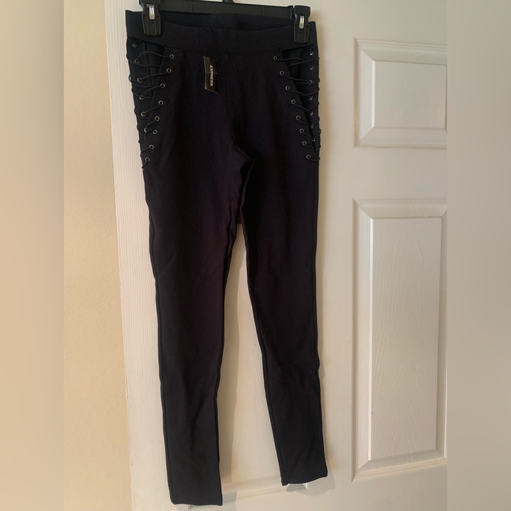Brand new, with tags express leggings, very sexy the sides are open and lace up.